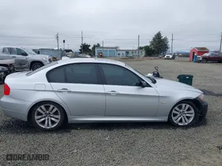 2006 BMW 3 Series 325i with VIN WBAVB17556NK32805, listed as a IAAI auction lot 41745964 with 138,198 mi miles. Bid and sale history available at carsss.com. Image 13.