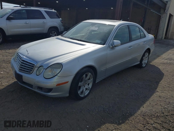2008 Mercedes-Benz E 350 Luxury z VIN WDBUF87XX8B215837, wystawiony jako IAAI lot #40380820 z przebiegiem 116 170 mil mil oraz . Historia ofert i sprzedaży dostępna na DreamBid. Obrazek 2.