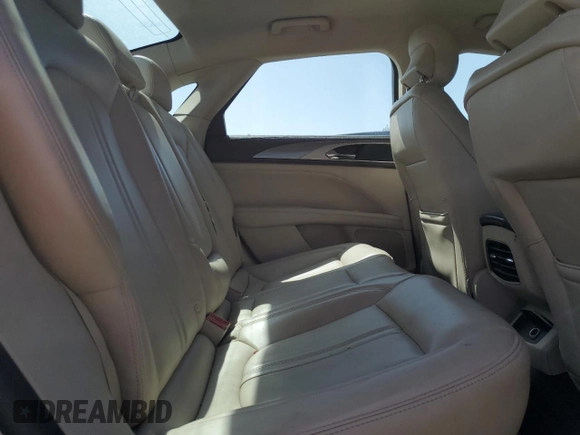 2019 Lincoln MKZ Standard z VIN 3LN6L5A98KR631346, wystawiony jako Copart lot #49717185 z przebiegiem Nie podano mil oraz Nie do naprawy. Historia ofert i sprzedaży dostępna na DreamBid. Obrazek 10.