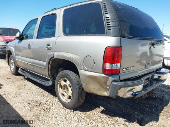 2002 Chevrolet Tahoe LT with VIN 1GNEC13ZX2J342136, listed as a IAAI auction lot 41826201 with 289,613 mi miles. Bid and sale history available at carsss.com. Image 3.