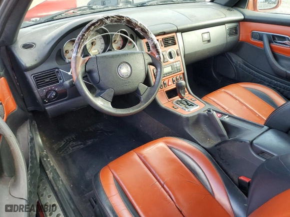 2000 Mercedes-Benz SLK-Class Kompressor with VIN WDBKK47F0YF145180, listed as a Copart auction lot 86648924 with 130,460 mi miles and Salvage Title. Bid and sale history available at carsss.com. Image 8.