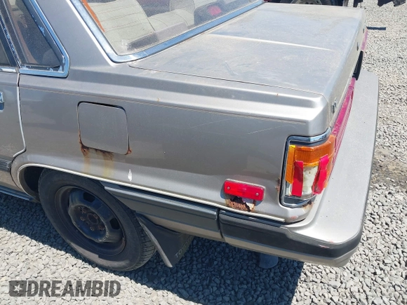 1986 Toyota Camry z VIN JT2SV16E1G0439200, wystawiony jako IAAI lot #42395141 z przebiegiem 159 698 mil mil oraz . Historia ofert i sprzedaży dostępna na DreamBid. Obrazek 6.