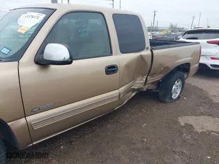 2000 Chevrolet Silverado 1500 LS with VIN 2GCEC19TXY1201498, listed as a IAAI auction lot 41576171 with 244,959 mi miles. Bid and sale history available at carsss.com. Image 6.