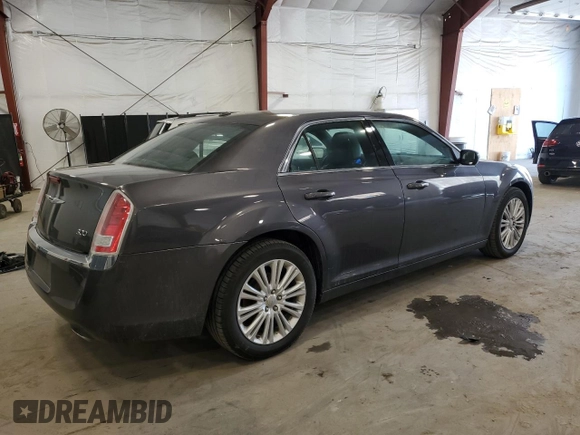 2014 Chrysler 300 z VIN 2C3CCARG2EH128807, wystawiony jako Copart lot #53932515 z przebiegiem 420 915 mil mil oraz Szkoda całkowita • Salvage title. Historia ofert i sprzedaży dostępna na DreamBid. Obrazek 3.