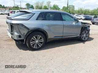 2024 Cadillac LYRIQ Luxury z VIN 1GYKPRRL8RZ128706, wystawiony jako IAAI lot #42161670 z przebiegiem 12 258 mil mil oraz . Historia ofert i sprzedaży dostępna na DreamBid. Obrazek 4.