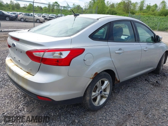 2013 Ford Focus SE с VIN 1FADP3F23DL348733, выставлен на аукционе IAAI как лот 42293771 с пробегом 112 886 миль миль и . История ставок и продаж доступна на DreamBid. Изображение 4.
