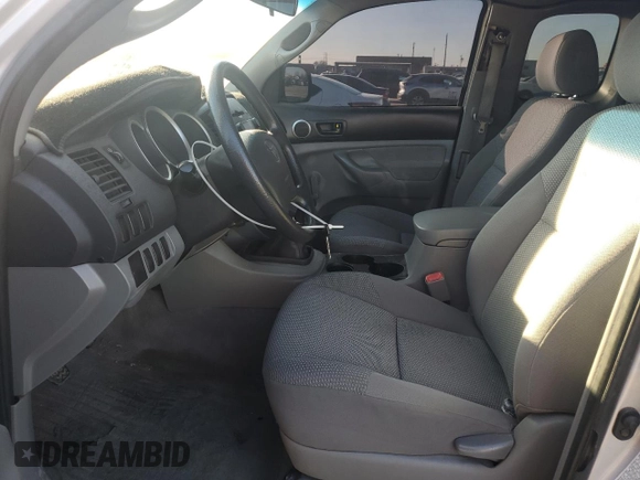 2006 Toyota Tacoma PreRunner z VIN 5TETX62NX6Z148881, wystawiony jako Copart lot #88404045 z przebiegiem 173 761 mil mil oraz Czysty tytuł • Clean title. Historia ofert i sprzedaży dostępna na DreamBid. Obrazek 7.
