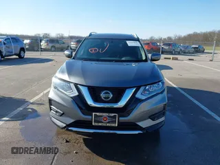 2018 Nissan Rogue SV z VIN JN8AT2MV0JW301660, wystawiony jako IAAI lot #41917845 z przebiegiem 112 416 mil mil oraz . Historia ofert i sprzedaży dostępna na DreamBid. Obrazek 12.