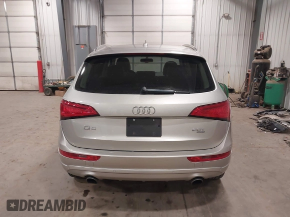2014 Audi Q5 Premium Plus z VIN WA1LFAFP1EA075646, wystawiony jako IAAI lot #41528806 z przebiegiem 104 265 mil mil oraz . Historia ofert i sprzedaży dostępna na DreamBid. Obrazek 16.