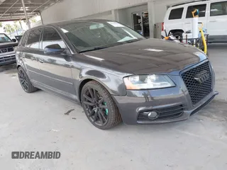 2011 Audi A3 Premium z VIN WAUBEAFM9BA016587, wystawiony jako IAAI lot #42435403 z przebiegiem 134 329 mil mil oraz . Historia ofert i sprzedaży dostępna na DreamBid. Obrazek 1.