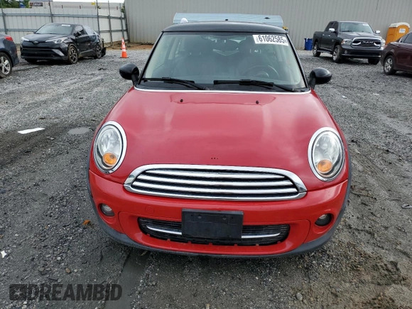 2013 MINI Hardtop with VIN WMWSU3C56DT678503, listed as a Copart auction lot 61062585 with 96,564 mi miles and Clean title. Bid and sale history available at DreamBid. Image 5.