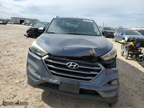 2016 Hyundai Tucson SE with VIN KM8J33A40GU026711, listed as a Copart auction lot 88578365 with 180,730 mi miles and Salvage Title. Bid and sale history available at carsss.com. Image 5.