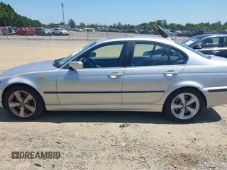 2005 BMW 3 Series 330xi с VIN WBAEW53405PN37317, выставлен на аукционе IAAI как лот 42544009 с пробегом 111 964 миль миль и . История ставок и продаж доступна на DreamBid. Изображение 14.