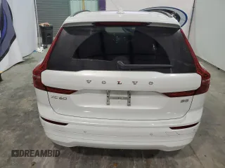 2022 Volvo XC60 Momentum z VIN YV4L12DK3N1033784, wystawiony jako Copart lot #86092324 z przebiegiem 56 299 mil mil oraz Czysty tytuł • Clean title. Historia ofert i sprzedaży dostępna na DreamBid. Obrazek 6.