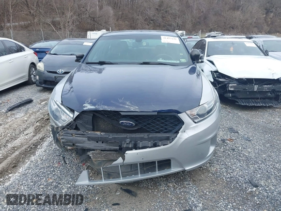 2015 Ford Police Interceptor z VIN 1FAHP2MK8FG162227, wystawiony jako IAAI lot #41457221 z przebiegiem 154 765 mil mil oraz . Historia ofert i sprzedaży dostępna na DreamBid. Obrazek 12.