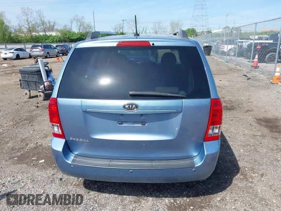 2011 Kia Sedona LX with VIN KNDMG4C74B6368551, listed as a IAAI auction lot 42022483 with 172,495 mi miles. Bid and sale history available at carsss.com. Image 17.