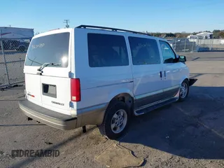 2003 Chevrolet Astro z VIN 1GNEL19X83B148822, wystawiony jako IAAI lot #41630380 z przebiegiem 169 498 mil mil oraz . Historia ofert i sprzedaży dostępna na DreamBid. Obrazek 4.