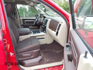 2014 Ram 1500 Big Horn z VIN 1C6RR6GG8ES429358, wystawiony jako IAAI lot #42181318 z przebiegiem 127 996 mil mil oraz . Historia ofert i sprzedaży dostępna na DreamBid. Obrazek 5.