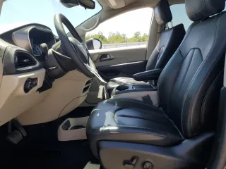 2023 Chrysler Pacifica Hybrid Touring L with VIN 2C4RC1L78PR632368, listed as a Copart auction lot 61763955 with 41,494 mi miles and Clean title. Bid and sale history available at DreamBid. Image 7.