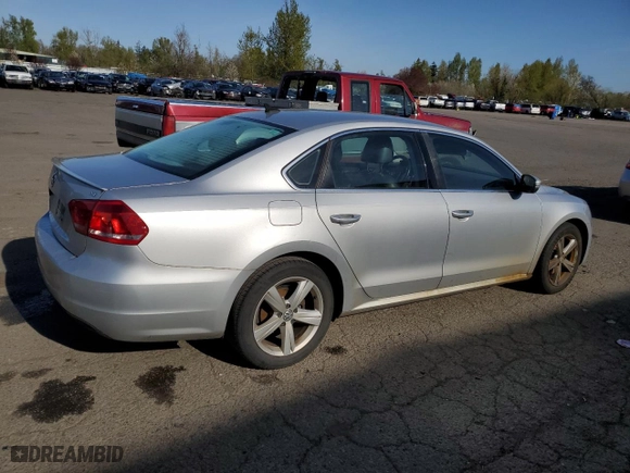 2014 Volkswagen Passat SE with VIN 1VWBP7A38EC008825, listed as a Copart auction lot 51813885 with 197,754 mi miles and Clean Title. Bid and sale history available at carsss.com. Image 3.