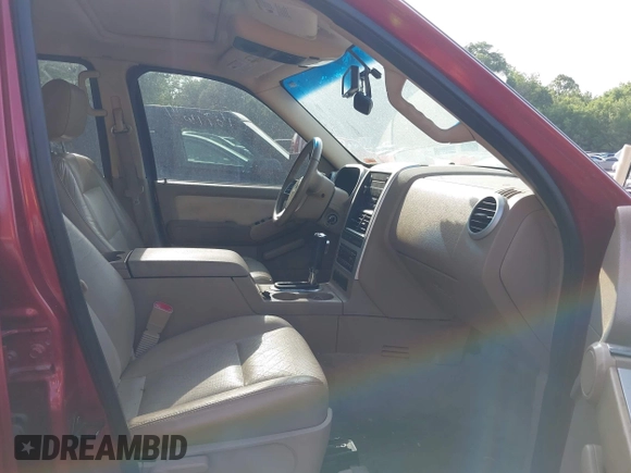 2007 Mercury Mountaineer z VIN 4M2EU37E47UJ12679, wystawiony jako IAAI lot #42506010 z przebiegiem 180 621 mil mil oraz . Historia ofert i sprzedaży dostępna na DreamBid. Obrazek 5.