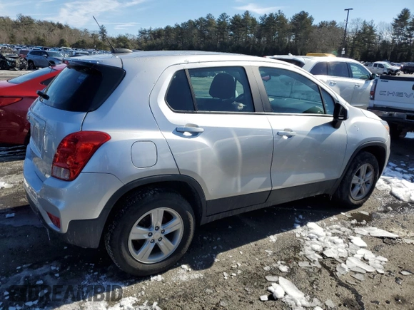 2020 Chevrolet Trax LS with VIN 3GNCJNSB1LL204858, listed as a Copart auction lot 44381885 with 33,377 mi miles and Salvage Title. Bid and sale history available at carsss.com. Image 3.