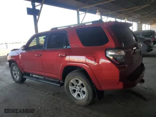 2021 Toyota 4Runner SR5 with VIN JTEEU5JR9M5240690, listed as a Copart auction lot 84254424 with 63,638 mi miles and Salvage Title. Bid and sale history available at carsss.com. Image 2.