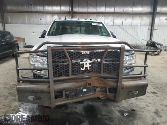 2019 Ram 3500 Tradesman z VIN 3C63RRGL4KG645912, wystawiony jako Copart lot #47485455 z przebiegiem 173 084 mil mil oraz Szkoda całkowita • Salvage title. Historia ofert i sprzedaży dostępna na DreamBid. Obrazek 5.