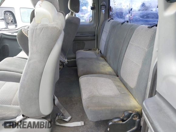 2003 Ford F-250 XL с VIN 1FTNX20L33EA76875, выставлен на аукционе IAAI как лот 41906622 с пробегом 182 874 миль миль и . История ставок и продаж доступна на DreamBid. Изображение 8.