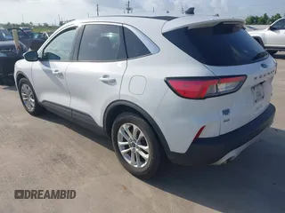 2020 Ford Escape SE z VIN 1FMCU0G67LUA10190, wystawiony jako IAAI lot #42533228 z przebiegiem 135 961 mil mil oraz . Historia ofert i sprzedaży dostępna na DreamBid. Obrazek 3.