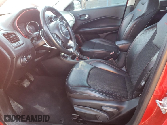 2019 Jeep Compass Trailhawk z VIN 3C4NJDDBXKT671560, wystawiony jako Copart lot #86878594 z przebiegiem 111 576 mil mil oraz Szkoda całkowita • Salvage title. Historia ofert i sprzedaży dostępna na DreamBid. Obrazek 7.