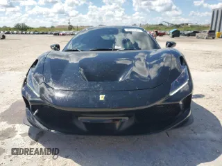 2021 Ferrari F8 z VIN ZFF92LLA8M0268230, wystawiony jako Copart lot #50326925 z przebiegiem 18 802 mil mil oraz Szkoda całkowita • Salvage title. Historia ofert i sprzedaży dostępna na DreamBid. Obrazek 5.
