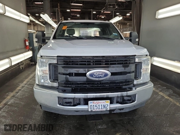 2017 Ford F-250 XL z VIN 1FD7X2A63HEF23418, wystawiony jako IAAI lot #42610484 z przebiegiem 271 149 mil mil oraz . Historia ofert i sprzedaży dostępna na DreamBid. Obrazek 49.