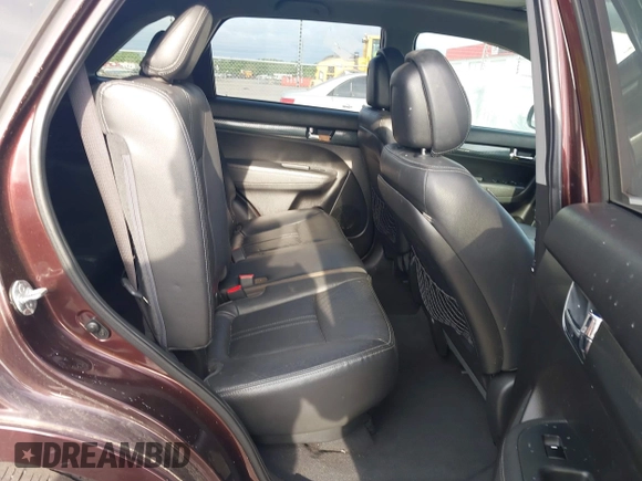 2011 Kia Sorento SX with VIN 5XYKW4A28BG127753, listed as a IAAI auction lot 42033754 with 163,470 mi miles. Bid and sale history available at carsss.com. Image 8.