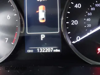2017 Lexus IS 300 z VIN JTHCM1D22H5015518, wystawiony jako IAAI lot #41523227 z przebiegiem 132 207 mil mil oraz . Historia ofert i sprzedaży dostępna na DreamBid. Obrazek 16.