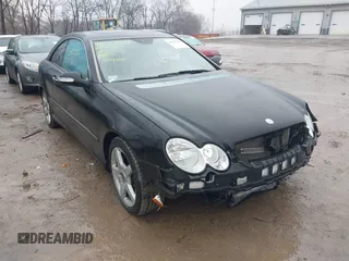 2007 Mercedes-Benz CLK-Class 5.5L with VIN WDBTJ72H77F214706, listed as a IAAI auction lot 41471332 with 87,310 mi miles. Bid and sale history available at carsss.com. Image 1.