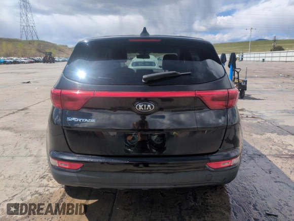 2017 Kia Sportage LX z VIN KNDPMCAC3H7156999, wystawiony jako Copart lot #54915525 z przebiegiem 62 909 mil mil oraz Szkoda całkowita • Salvage title. Historia ofert i sprzedaży dostępna na DreamBid. Obrazek 6.