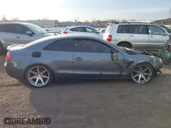 2013 Audi A5 Premium Plus z VIN WAULFAFR6DA041365, wystawiony jako IAAI lot #40858221 z przebiegiem 102 102 mil mil oraz . Historia ofert i sprzedaży dostępna na DreamBid. Obrazek 13.