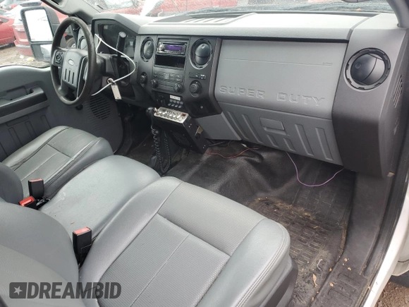 2013 Ford F-350 XL with VIN 1FT8X3B64DEB77676, listed as a Copart auction lot 48233475 with 205,292 mi miles and Clean title. Bid and sale history available at DreamBid. Image 8.