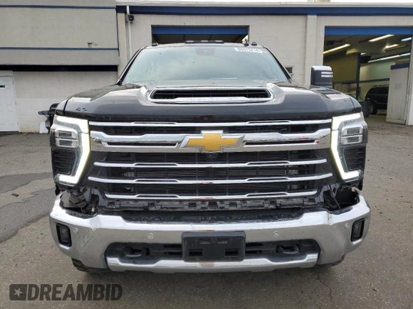 2024 Chevrolet Silverado 3500HD LTZ with VIN 2GC4YUEYXR1119921, listed as a Copart auction lot 85575214 with 7,189 mi miles and Salvage Title. Bid and sale history available at carsss.com. Image 5.