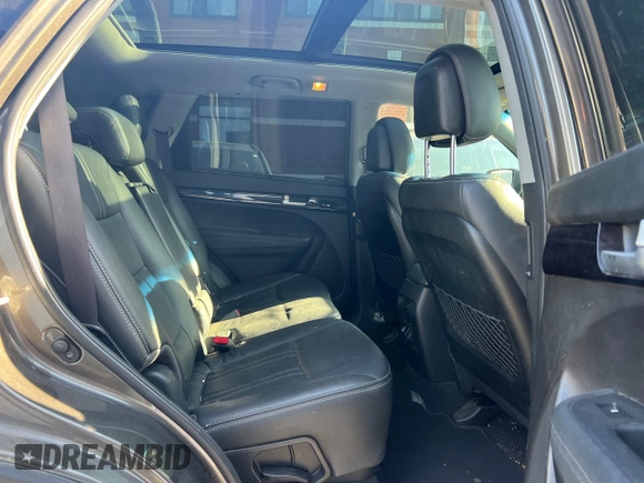 2014 Kia Sorento EX with VIN 5XYKU4A75EG510734, listed as a Copart auction lot 62927005 with 151,000 mi miles and Clean title. Bid and sale history available at DreamBid. Image 6.
