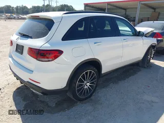 2022 Mercedes-Benz GLC with VIN W1N0G8DB8NV353854, listed as a IAAI auction lot 40655985 with 23,591 mi miles. Bid and sale history available at carsss.com. Image 4.