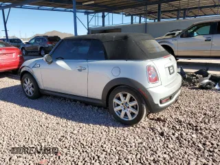 2012 MINI Convertible S z VIN WMWZP3C53CT296188, wystawiony jako Copart lot #88159445 z przebiegiem 110 859 mil mil oraz Szkoda całkowita • Salvage title. Historia ofert i sprzedaży dostępna na DreamBid. Obrazek 2.