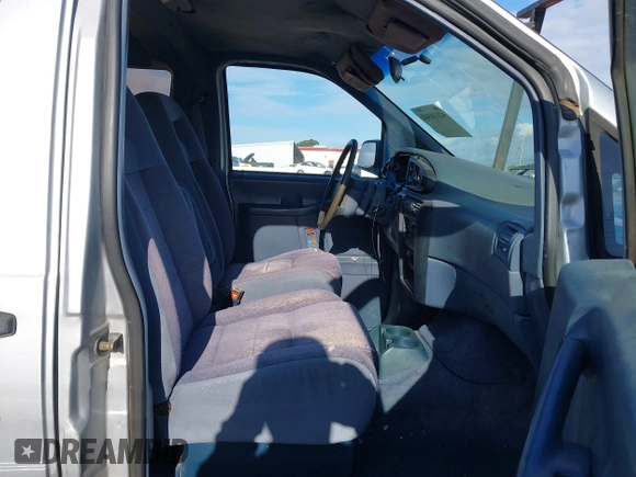 1993 Ford Aerostar with VIN 1FMDA31X1PZC83683, listed as a IAAI auction lot 42110344 with 197,919 mi miles. Bid and sale history available at carsss.com. Image 5.