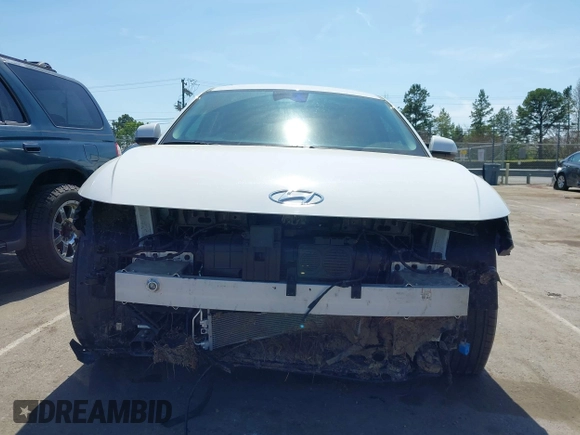 2024 Hyundai Ioniq 5 SE z VIN KM8KM4DE8RU300381, wystawiony jako IAAI lot #41907767 z przebiegiem 17 452 mil mil oraz . Historia ofert i sprzedaży dostępna na DreamBid. Obrazek 12.