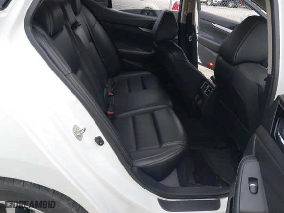 2018 Nissan Maxima SL with VIN 1N4AA6AP7JC371792, listed as a IAAI auction lot 41285671 with 137,517 mi miles. Bid and sale history available at carsss.com. Image 8.
