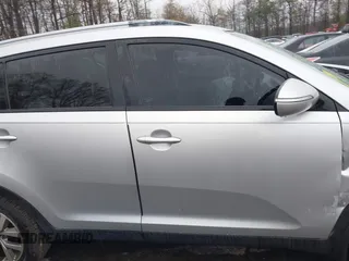 2014 Kia Sportage LX with VIN KNDPB3AC4E7582430, listed as a IAAI auction lot 41947229 with 140,680 mi miles. Bid and sale history available at carsss.com. Image 13.