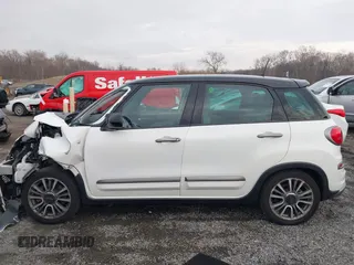 2018 FIAT 500L Trekking with VIN ZFBCFADH6JZ041198, listed as a IAAI auction lot 41063260 with 64,459 mi miles. Bid and sale history available at carsss.com. Image 14.