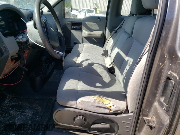 2006 Ford F-150 XL with VIN 1FTRF14W96NA31365, listed as a Copart auction lot 60930304 with 245,338 mi miles and Non repairable. Bid and sale history available at DreamBid. Image 7.