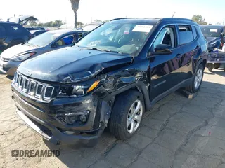 2018 Jeep Compass Altitude с VIN 3C4NJCBB0JT233741, выставлен на аукционе IAAI как лот 42002593 с пробегом 59 889 миль миль и . История ставок и продаж доступна на DreamBid. Изображение 17.